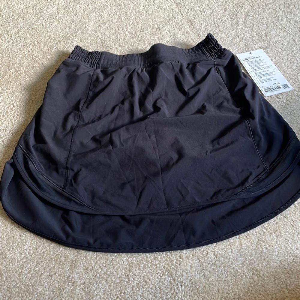 NWT Lululemon Hotty Hot HR Skirt Black Size 6